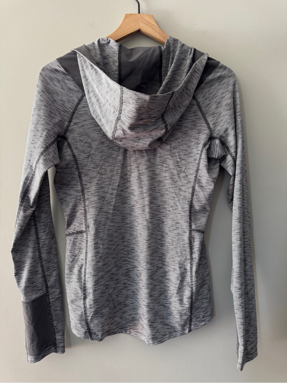 REI | grey thumb hole light weight hoodie | S - Picture 4 of 5